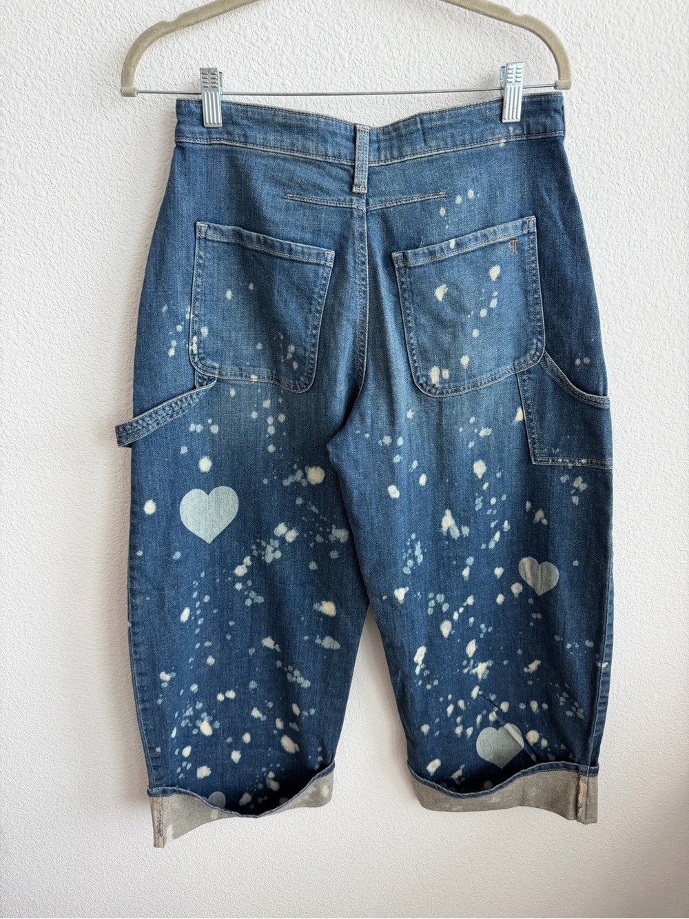 NWT Pilcro Anthropologie Kayden Carpenter Barrel Jeans Size 26 Hearts - Picture 4 of 4